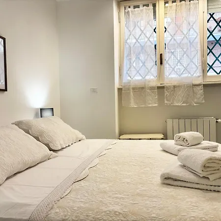 Yuna Rent - Residenza Dolce 로마